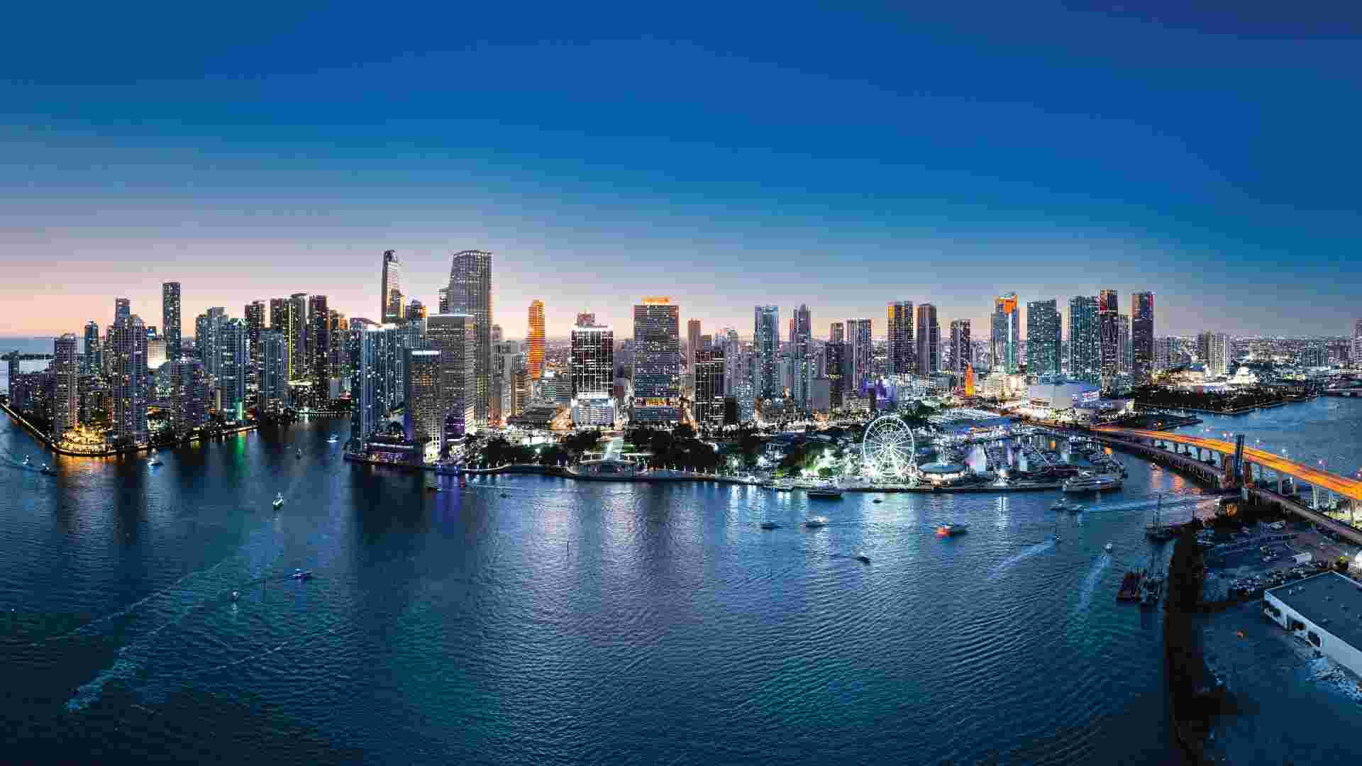 Downtown Miami 26/27