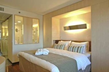 万塔, FI 的 Hilton Helsinki Airport