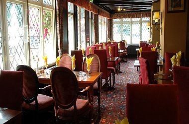 The Roebuck Hotel в Forest Row, GB1