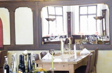 Biohotel zum Baeren ใน Rothenburg Ob Der Tauber, DE