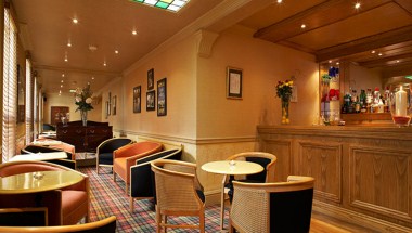 Lincoln House Private Hotel в Cardiff, GB3