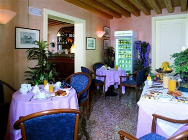 Big Hotels Venezia - Hotel Riviera dei Dogi в Mira, IT