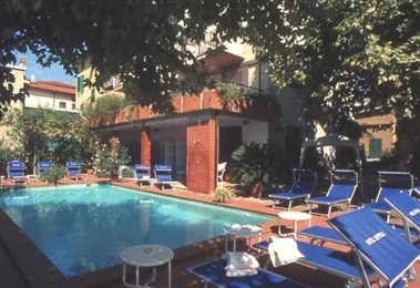 Hotel Cappelli - Croce di Savoia в Montecatini Terme, IT