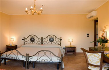 Agostiniana Hotel ใน Forza d'Agro, IT
