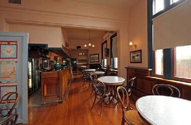 The Queenscliff Hotel в Melbourne East, AU
