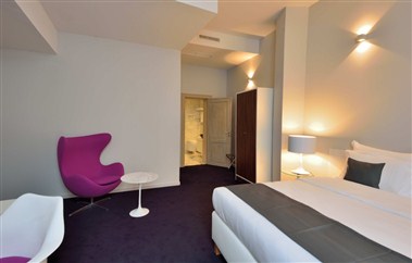 Hotel Retro в Saint-Josse-ten-Noode, BE