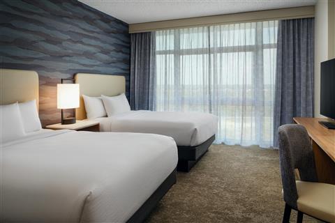 Embassy Suites by Hilton Charleston Airport Hotel & Convention Center ใน North Charleston, SC